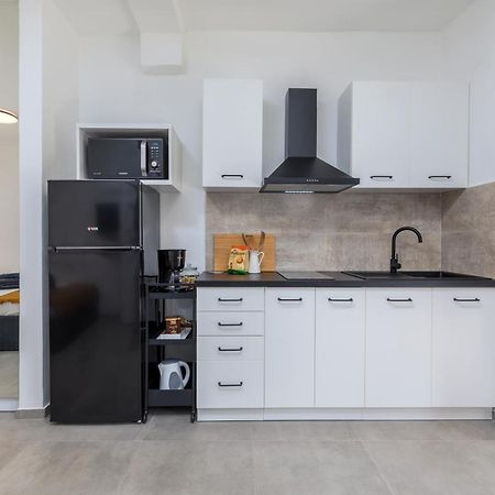 3 Minutes From The Beach: Lovely Studio Apartment Пула Экстерьер фото