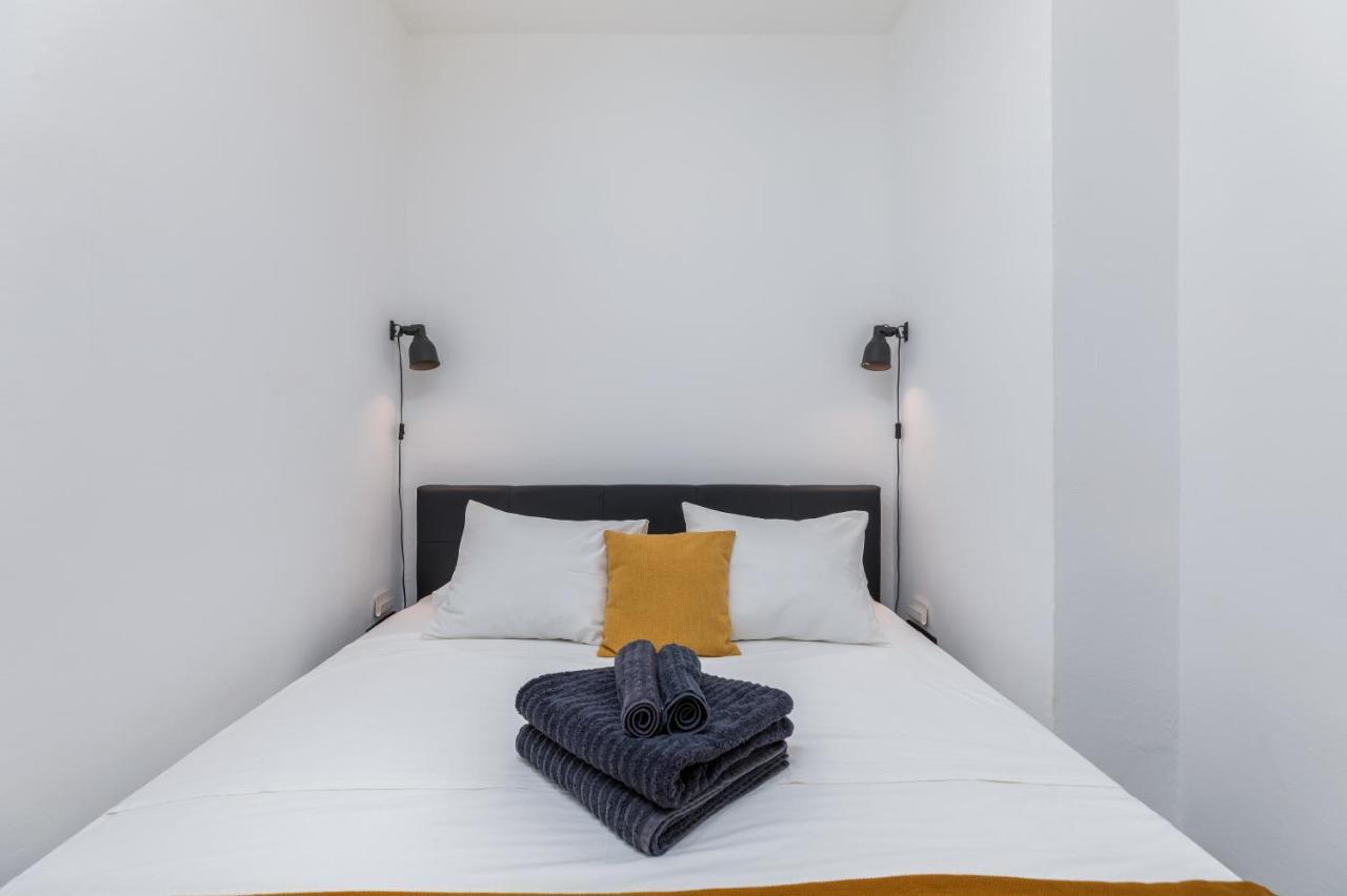 3 Minutes From The Beach: Lovely Studio Apartment Пула Экстерьер фото